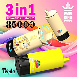 Reklam som visar en Bang King-vapingenhet med ett roterande trippelsmakssystem, som utlovar 8500 puffar, med färgglada förpackningsdesigner inklusive jordgubbs- och vattenmelon- och Red Bull-smakvarianter mot en livfull tonad bakgrund.