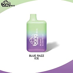 En Bang Box engångsvape-enhet i en grön-till-lila tonad färgdesign med smaketiketten "Blueberry Ice" tydligt placerad.