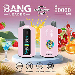 Reklam för Bang Leader Electronic Vape som visar två enheter med rosa exteriör, med alternativ för dubbel smak, upp till 50 000 bloss, 650 mAh batteri, Dual Mesh-system och justerbara inställningar. Bakgrunden inkluderar färgglada fruktgrafik och en tropisk miljö.