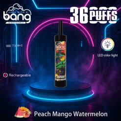 Kampanjbild av en uppladdningsbar bang engångsvape med 36 puffar och persika mango vattenmelonsmak, omgiven av livliga neonljus och detaljerade varumärkeselement.