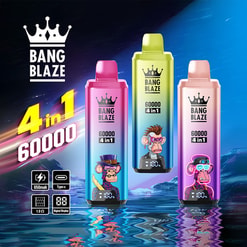 Drei farbenfrohe elektronische 4-in-1-Vape-Geräte vom Typ Bang Blaze 60K werden mit Cartoon-Affengrafiken und Spezifikationen wie 650-mAh-Akku, Typ-C-Ladefunktion und Digitalanzeige vor einem eleganten blauen Hintergrund angezeigt.