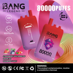 Immagine promozionale per Bang Legend Vape, con un dispositivo rosso con capacità di "80000 sbuffi", tre gusti tra cui anguria di fragola, ghiaccio uva e caramelle arcobaleno e una porta di ricarica di tipo C.