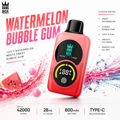 Anuncio de vapeo de chicle de sandía Bang Box con dispositivo rosa, gráficos de bienvenida y notas de sabor sobre fondo blanco